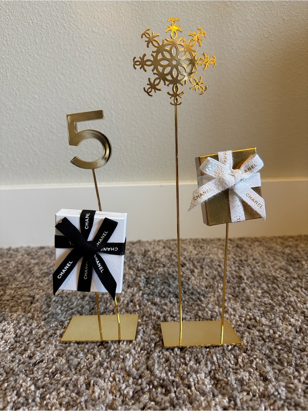 CHANEL Gold and White Decorative Mini Gift Box Picks - Picture 2 of 2